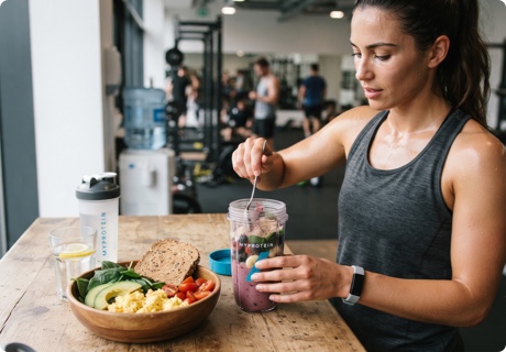 Qué comer después de entrenar para recuperar y ganar músculo