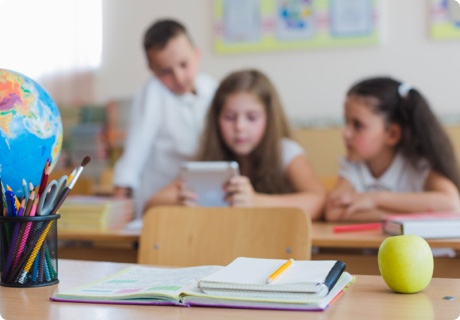 Pedagogía infantil vs. educación preescolar: diferencias y cuál estudiar
