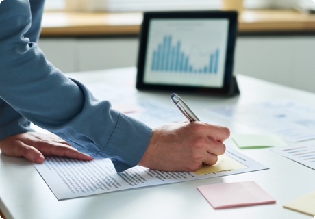Comportamiento del consumidor: qué es y qué factores lo influyen